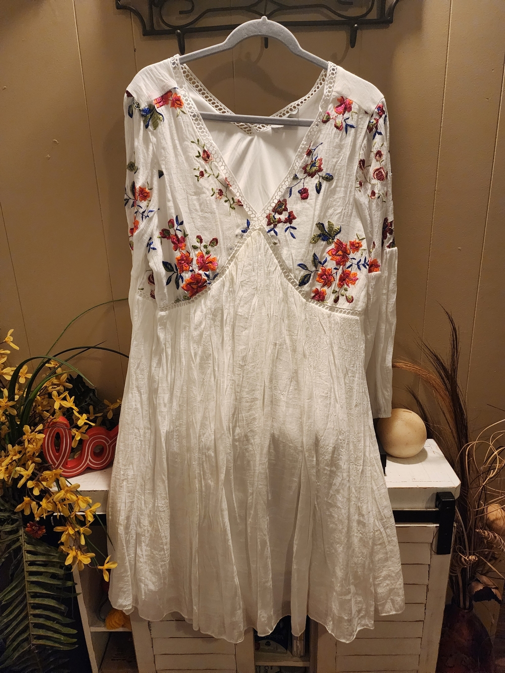 J. Gee White Embroidered V-Neck Boho Dress